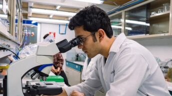 Rahim Ağzı Kanseri Taramasında HPV Testi mi Smear Testi mi Daha Güvenilir